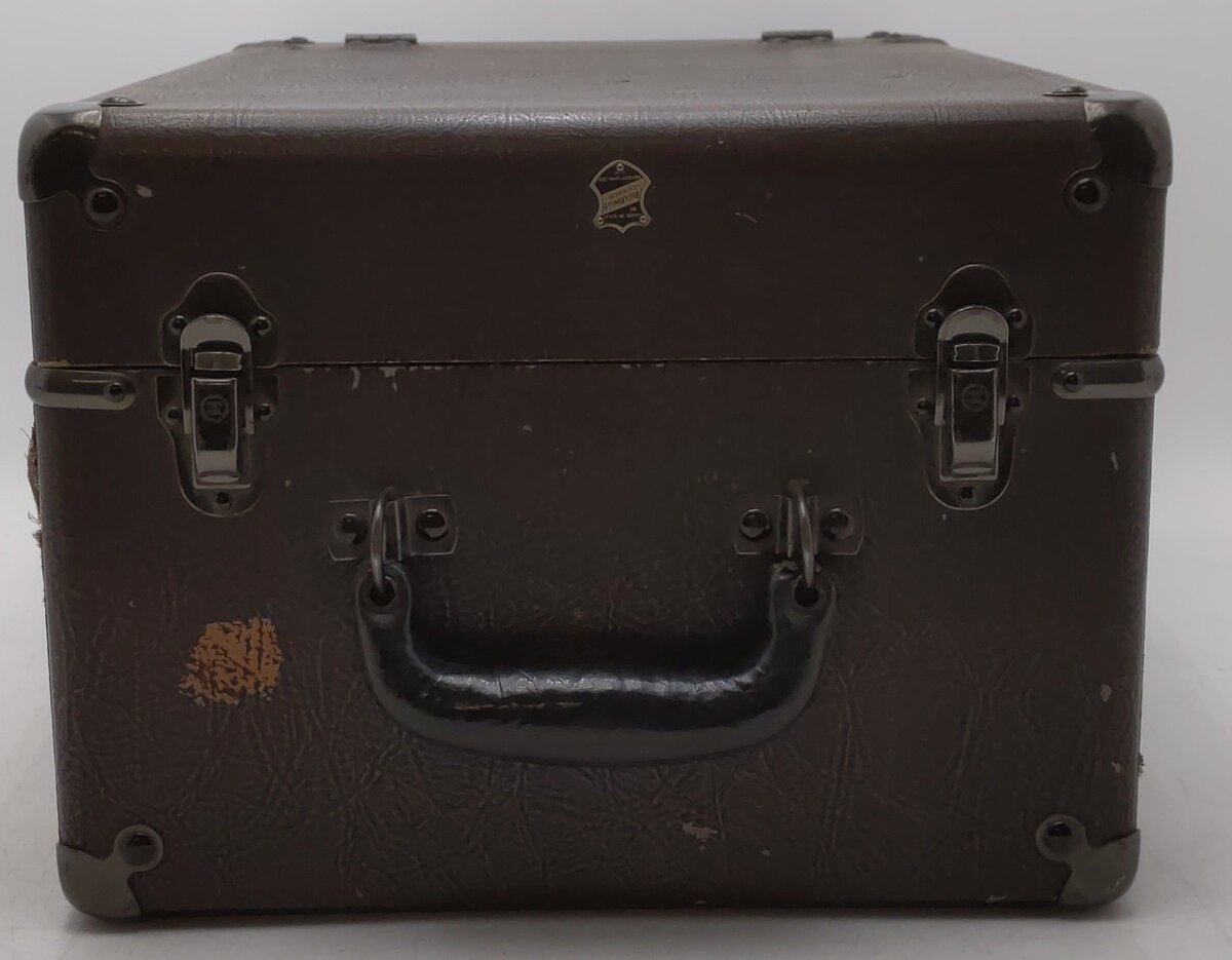 Bell & Howell Vintage Filmo 16 mm Filmaster Projector w/ Carrying Case VG