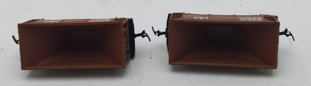 Model Power 869 Bessemer & Lake Erie 2 Pack Ore Car #20300 and #20341 NIB