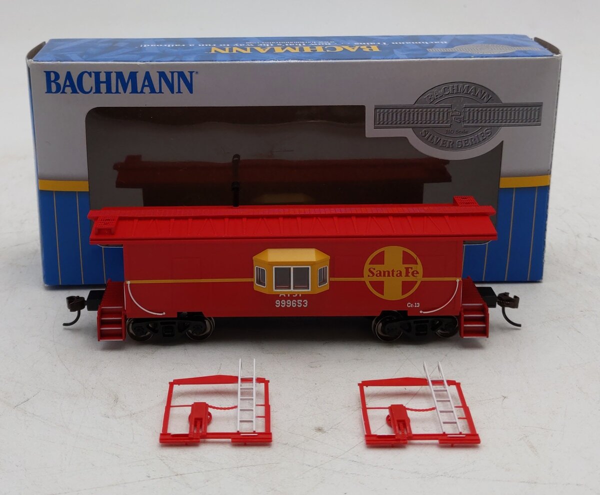 Bachmann 73206 HO Santa Fe Bay-Window Caboose with Roof Walk LN/Box