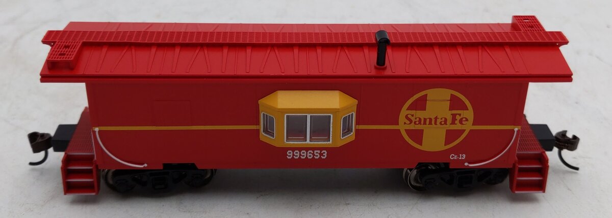 Bachmann 73206 HO Santa Fe Bay-Window Caboose with Roof Walk LN/Box