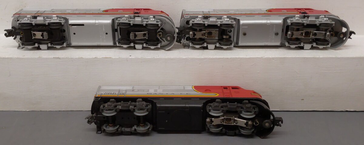 Lionel 6-11711 O Santa Fe F-3 AA Diesel Set #8100 & 8102 with MPC A Unit VG/Box