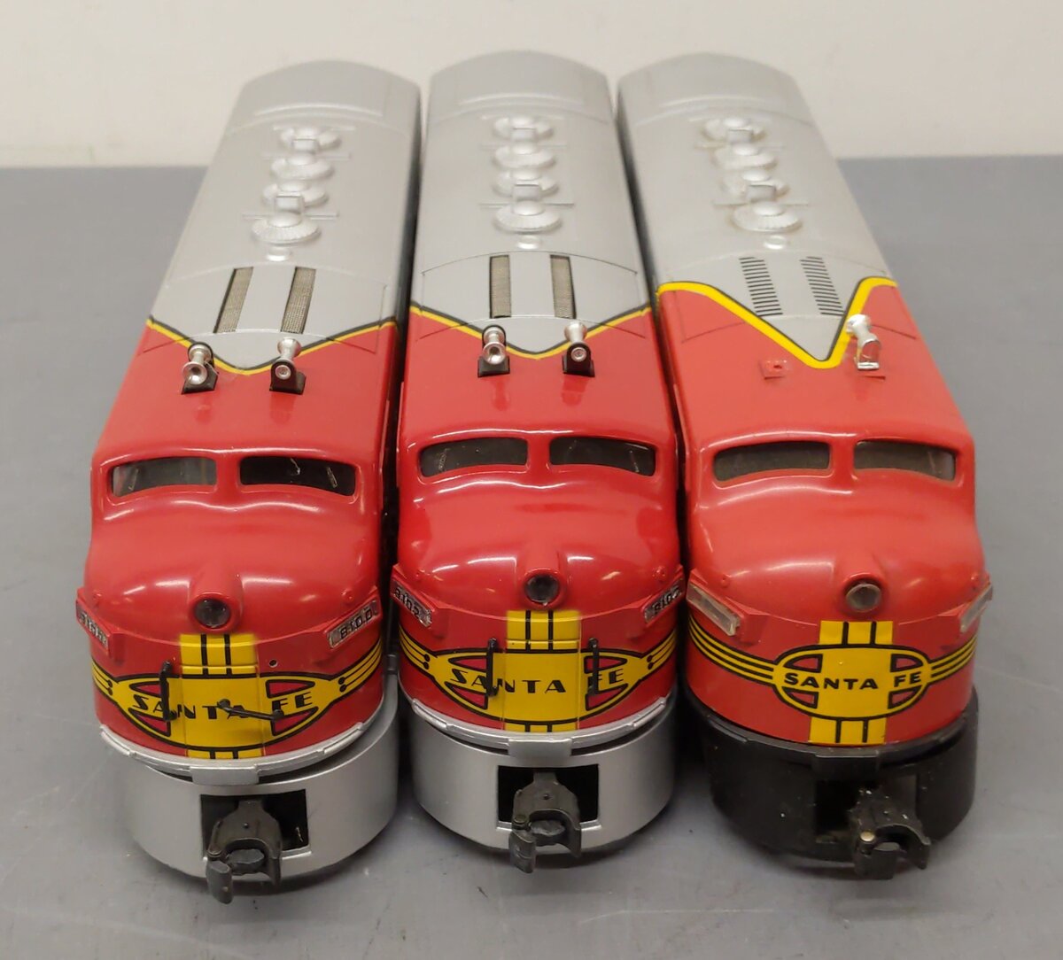 Lionel 6-11711 O Santa Fe F-3 AA Diesel Set #8100 & 8102 with MPC A Unit VG/Box