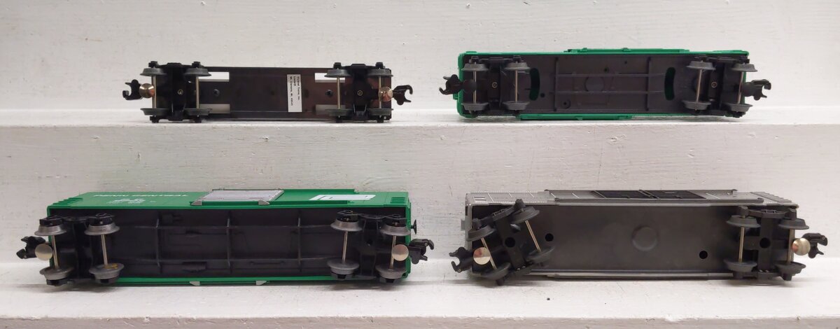Lionel O Gauge Assorted Freight Cars: 6-9701, 6-16251, 6-16113, 6-9603 [4] VG/Box