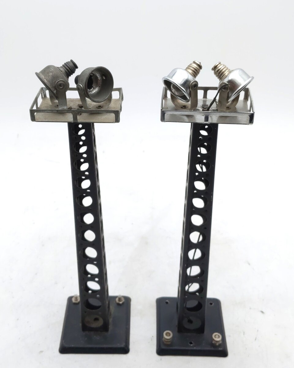 Marx 416A Vintage O Metal Dual Floodlight Tower (2)