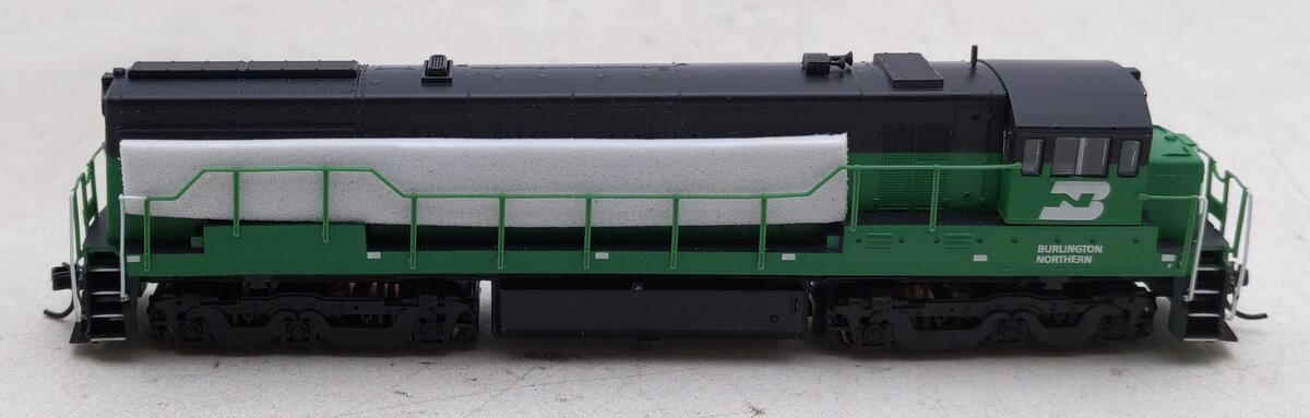 Arnold HN2315 N Burlington Northern U28C GE Diesel Locomotive DCC Ready #5656