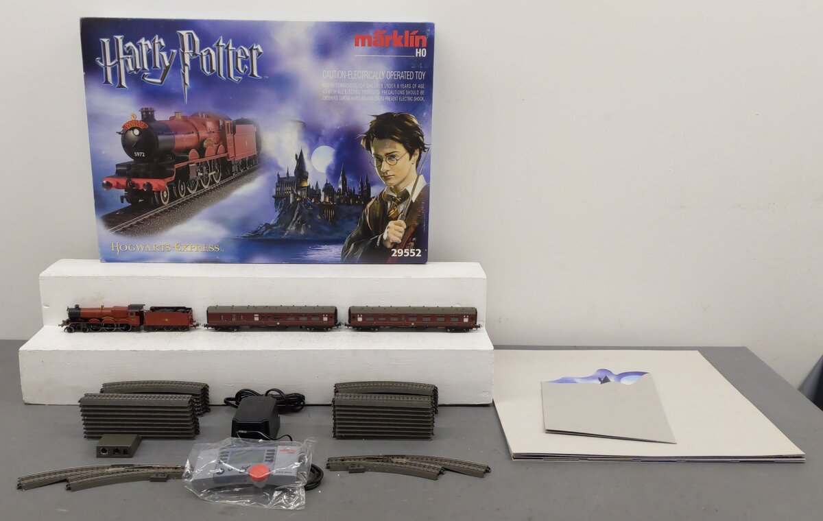 Marklin 29552 HO Scale "Hogwarts Express" Steam Passenger Train Starter Set VG/Box