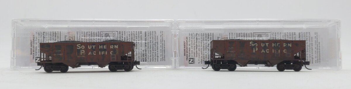 Micro-Trains 98305094 N SP Weathered 33' Twin Bay Hoppers (Set of 2)