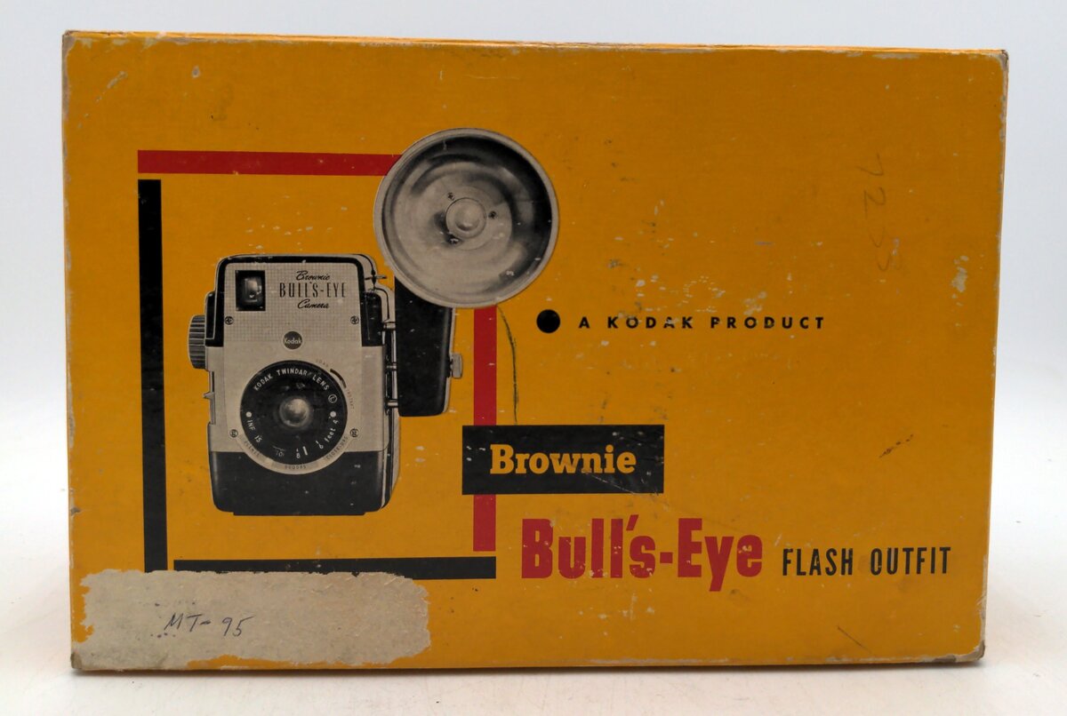Kodak Eastman Brownie Bulls-Eye film Vintage Camera (1954-1960) w/Flash Holder EX/Box