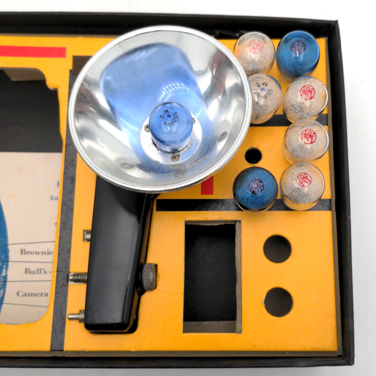 Kodak Eastman Brownie Bulls-Eye film Vintage Camera (1954-1960) w/Flash Holder EX/Box