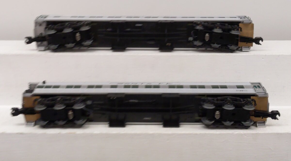 Lionel 2027110 O Santa Fe Shadow-Line Passenger Cars (Set of 2) EX/Box