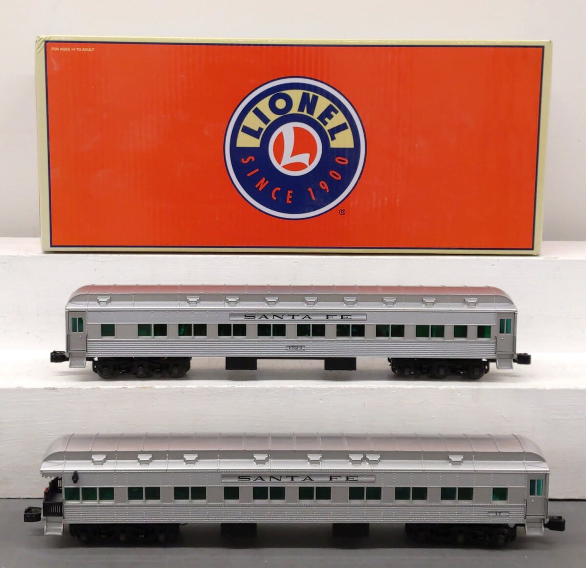 Lionel 2027110 O Santa Fe Shadow-Line Passenger Cars (Set of 2) EX/Box