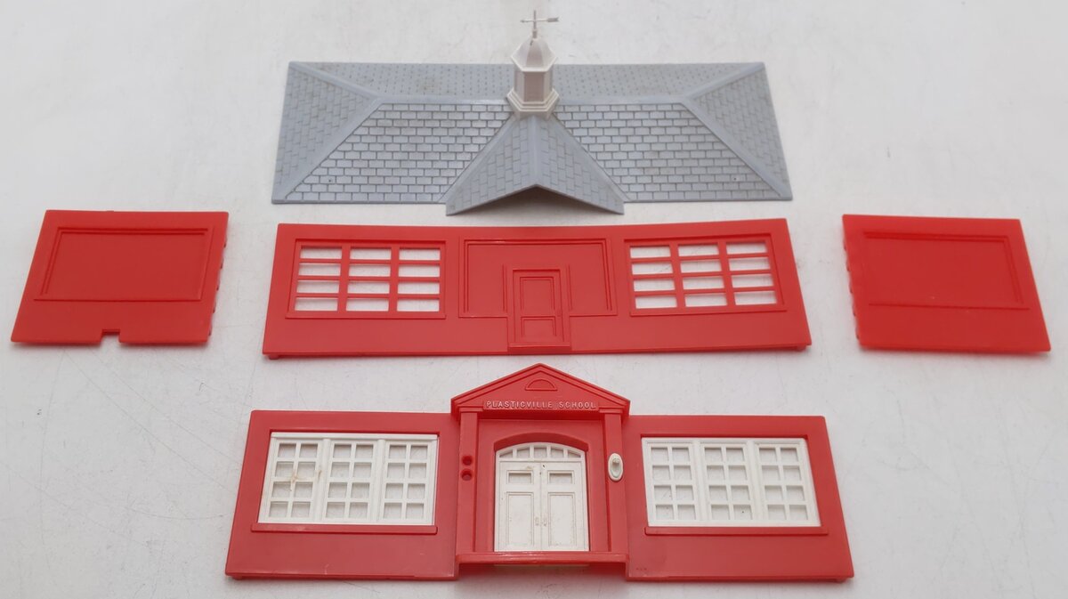 Plasticville 1608-100 Vintage O School House EX/Box