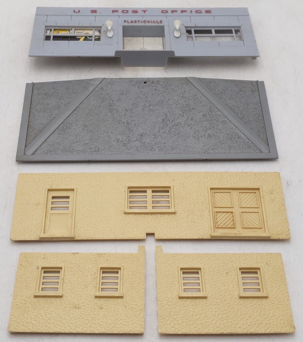 Plasticville PO-1 Vintage O Post Office Building Kit VG/Box
