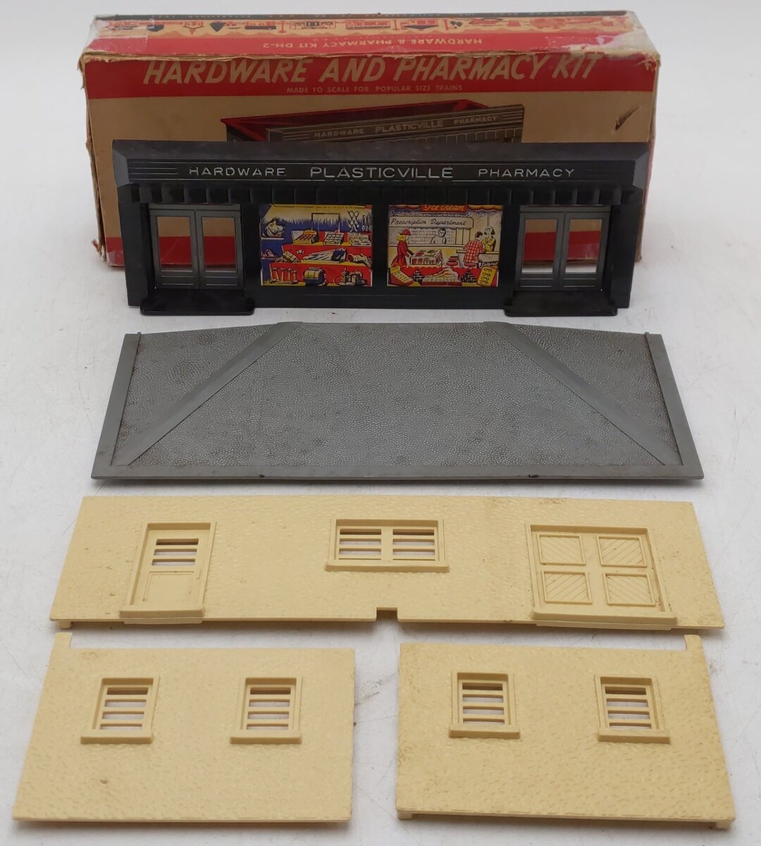 Plasticville DH-2 Vintage O Hardware & Pharmacy Store Kit VG/Box