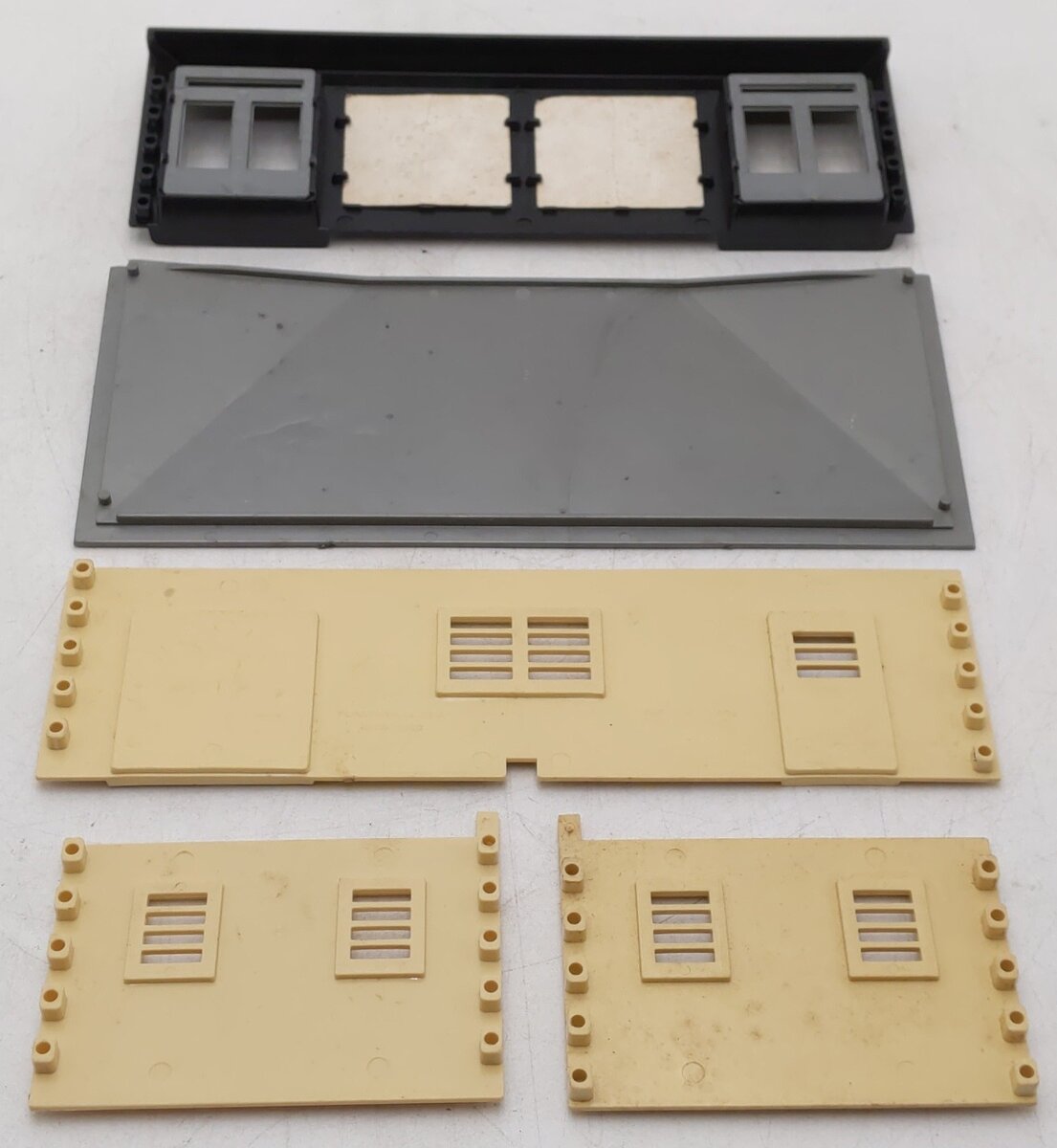 Plasticville DH-2 Vintage O Hardware & Pharmacy Store Kit VG/Box