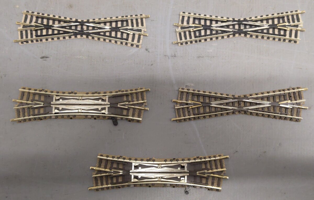 Fleischmann N Scale Assorted Crossover Track Sections: 9162 & 9166 [4] EX/Box
