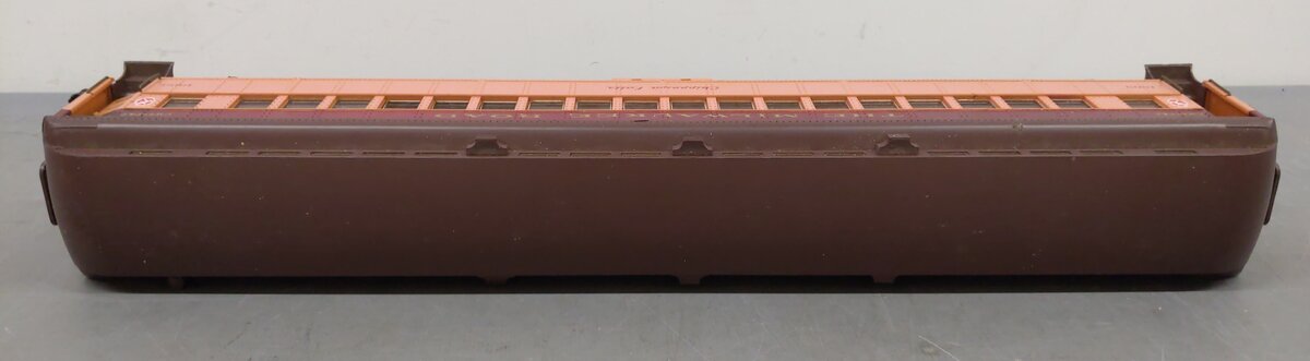 Aristo-Craft 31303 Milwaukee Heavyweight Passenger Car #1303 VG/Box