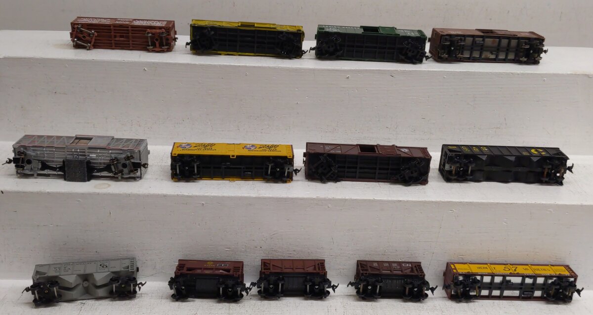 HO Scale Assorted Freight Cars [13] EX