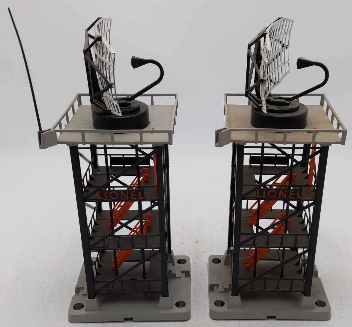 Lionel 197 Vintage O Rotating Radar Antenna with Orange Platform [2] VG