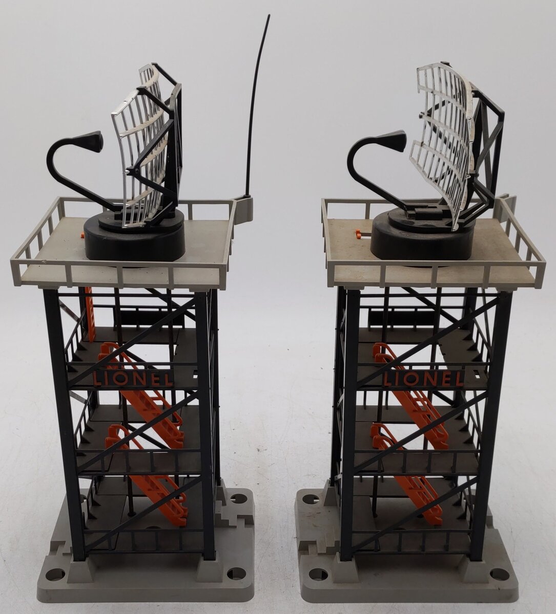 Lionel 197 Vintage O Rotating Radar Antenna with Orange Platform [2] VG