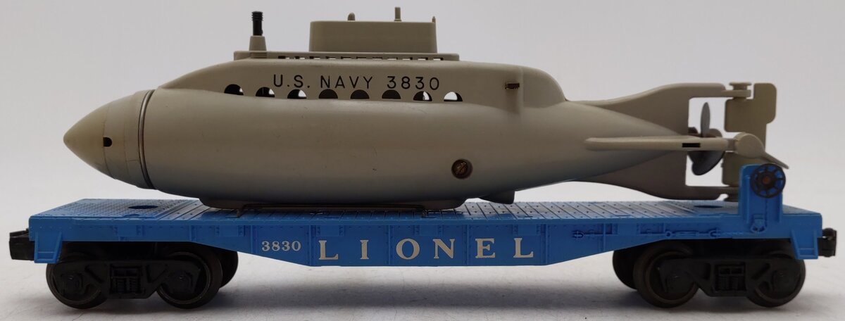 Lionel 3830 Vintage O Flatcar with Operating U.S. Navy Submarine VG/Box