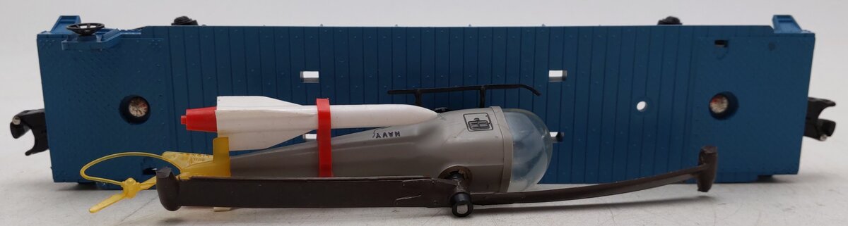 Lionel 6820 Vintage O Flatcar w/ Helicopter & Rockets VG