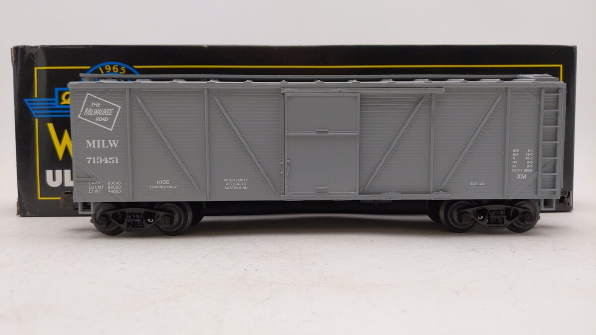 Weaver U3328LD O Milwaukee Road Outside Braced Boxcar #713451 (3 Rail) LN/Box