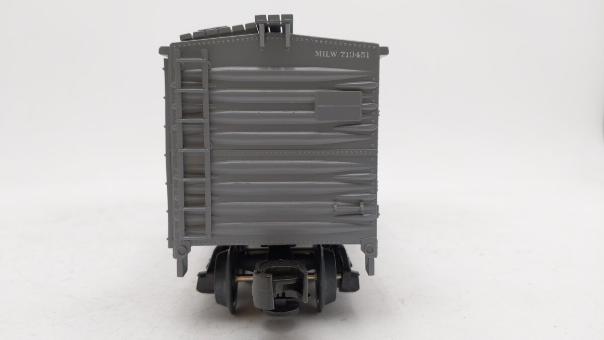 Weaver U3328LD O Milwaukee Road Outside Braced Boxcar #713451 (3 Rail) LN/Box