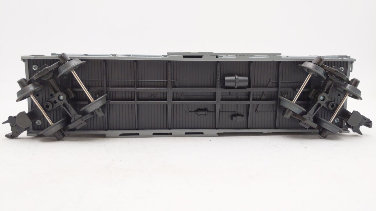 Weaver U3328LD O Milwaukee Road Outside Braced Boxcar #713451 (3 Rail) LN/Box