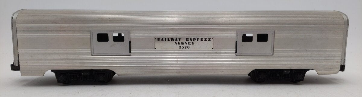 Lionel 2530 Vintage O REA Aluminum Baggage Car with Middle Plates VG/Box