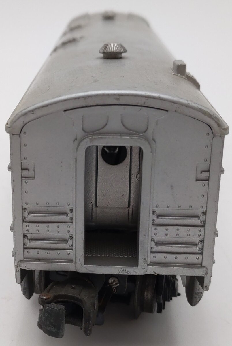 Lionel 2421 Vintage O Lionel Lines Maplewood Lighted Pullman Car w/ Silver Roof VG