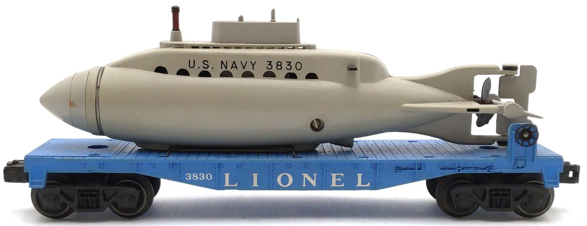 Lionel 3830 Vintage O Flatcar with Operating U.S. Navy Submarine VG