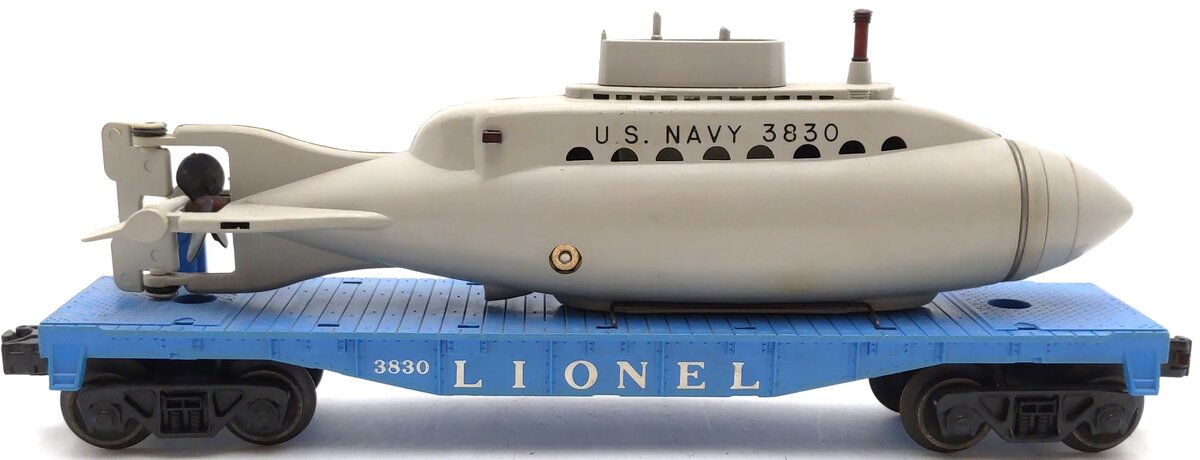 Lionel 3830 Vintage O Flatcar with Operating U.S. Navy Submarine VG