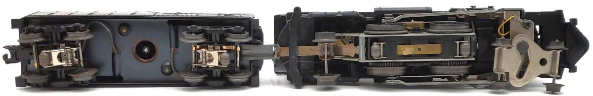 Lionel 6-8304 4-4-2 C&O Die-Cast Steam Locomotive & Tender #8304 VG