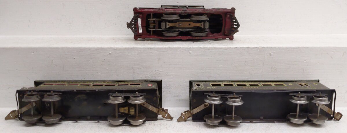 Ives 3253 Vintage O 0-4-0 Tinplate Prewar Electric Loco w/ (2) Passenger Cars