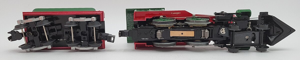 Lionel 6-18732 O North Pole 4-4-0 Steam Locomotive & Tender EX/Box