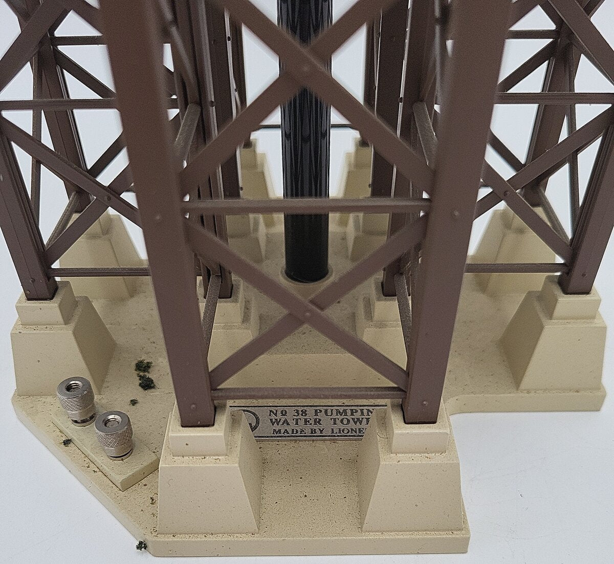 Lionel 6-14086 O #38 Operating Pumping Water Tower EX/Box