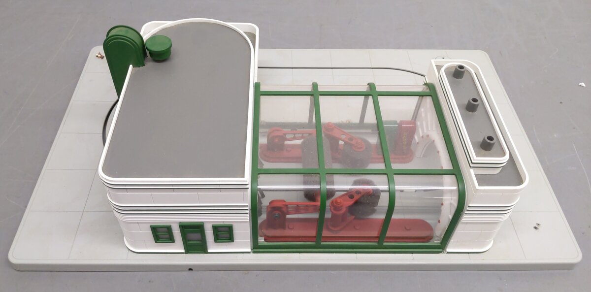 MTH 30-9104 O Gauge Speedy Operating Animated Car Wash VG
