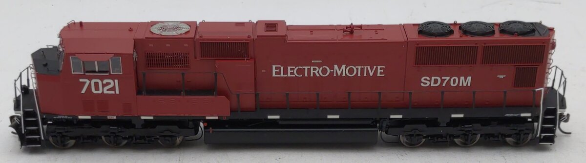 Athearn G69328 HO Electro-Motive SD70M Diesel Locomotive w/DCC & Sound #7021 EX/Box