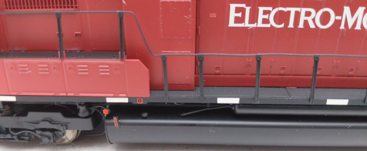 Athearn G69328 HO Electro-Motive SD70M Diesel Locomotive w/DCC & Sound #7021 EX/Box