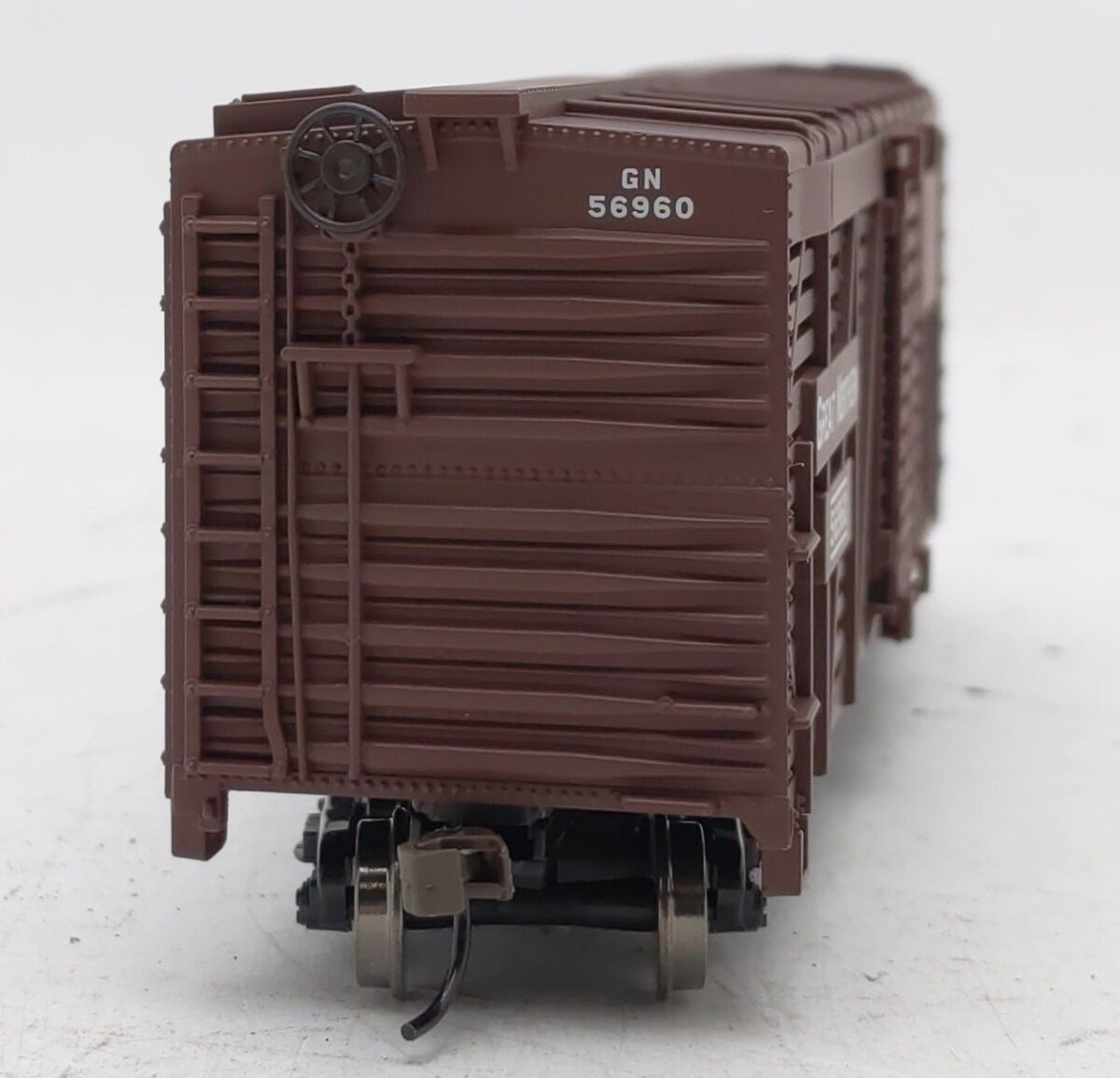 Walthers 931-1682 HO Scale Great Northern 40' Stock Car #56960 LN/Box
