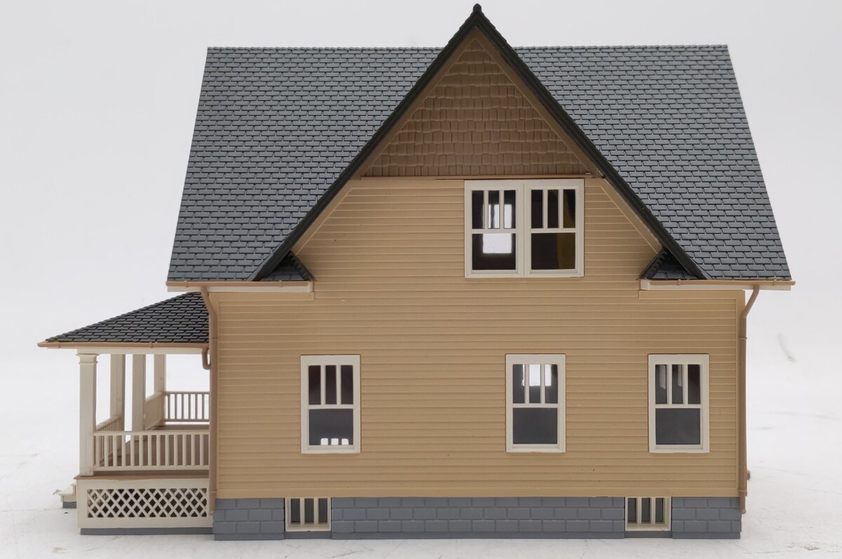 Atlas 6132 HO Scale Tan Assembled Kim's Classic American Home EX/Box