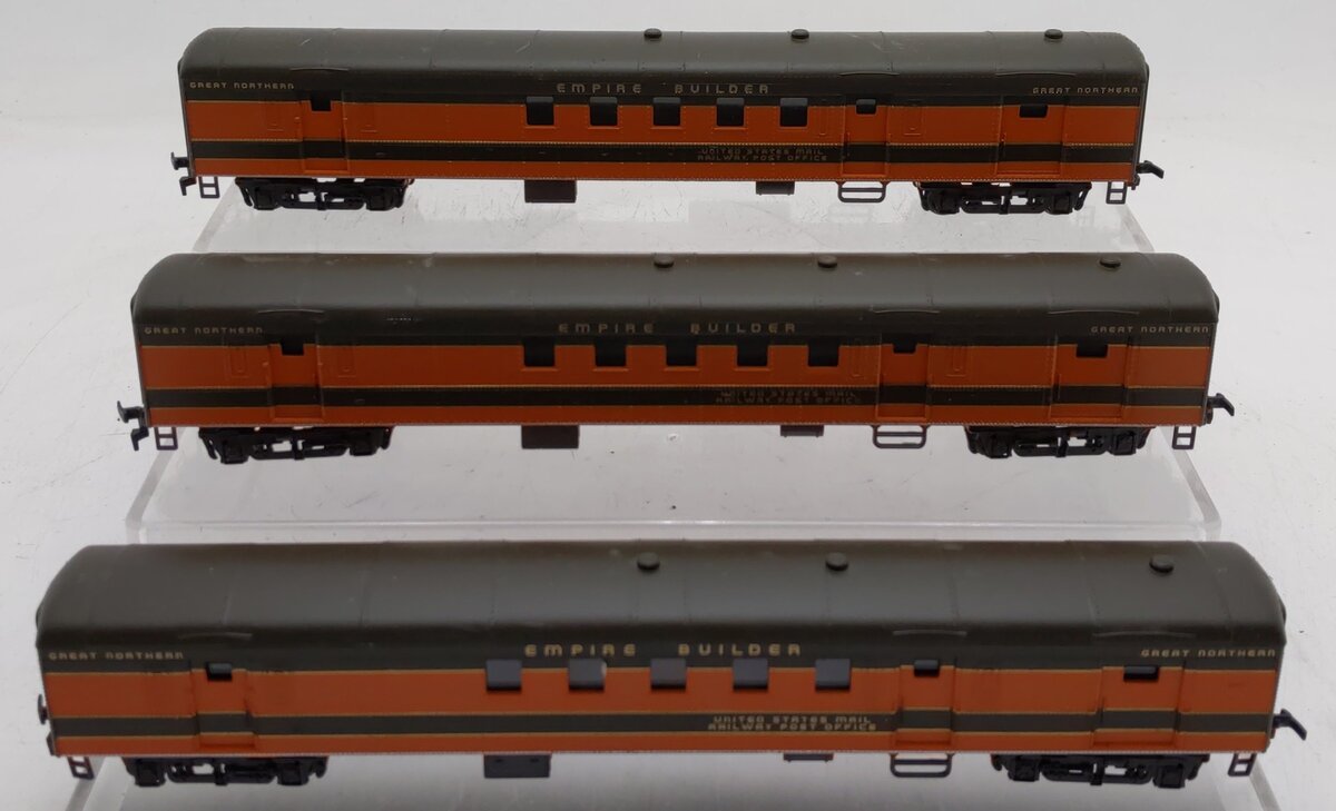 Rivarossi HO Scale GN "Empire Builder" United States Mail Passenger Cars [3] VG
