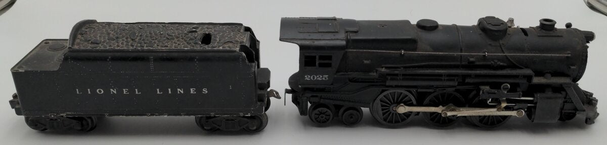 Lionel 2025 Vintage O 2-6-2 Die-Cast Steam Locomotive with 2466WX Tender VG