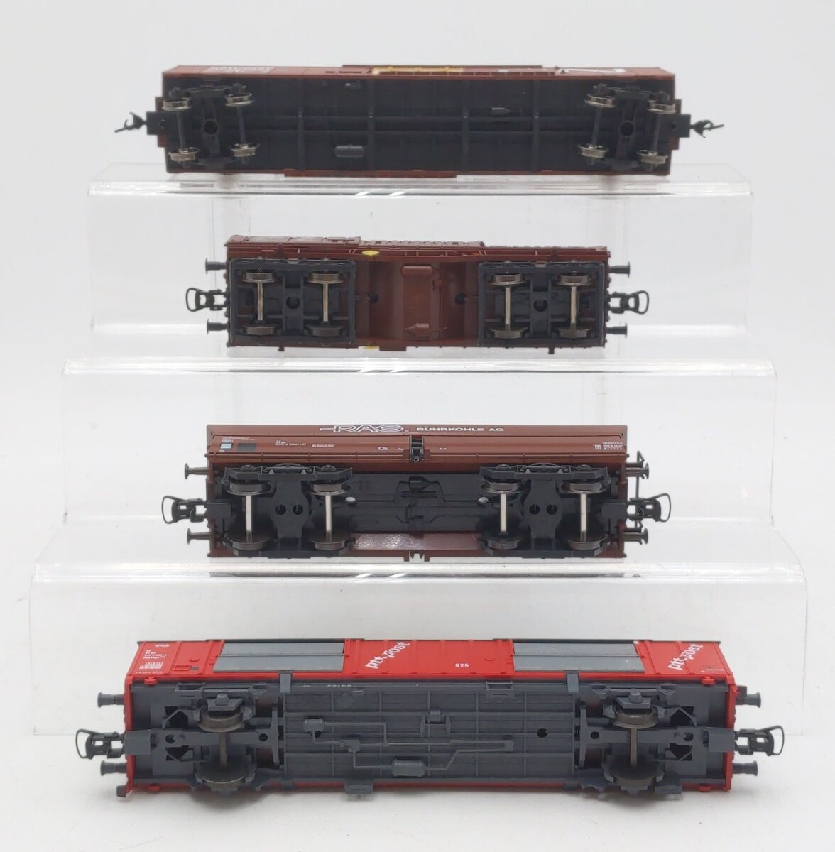 Roco & Other HO Scale Assorted Freight Cars: 46244, 46273, 4393A, 300200 [4] EX