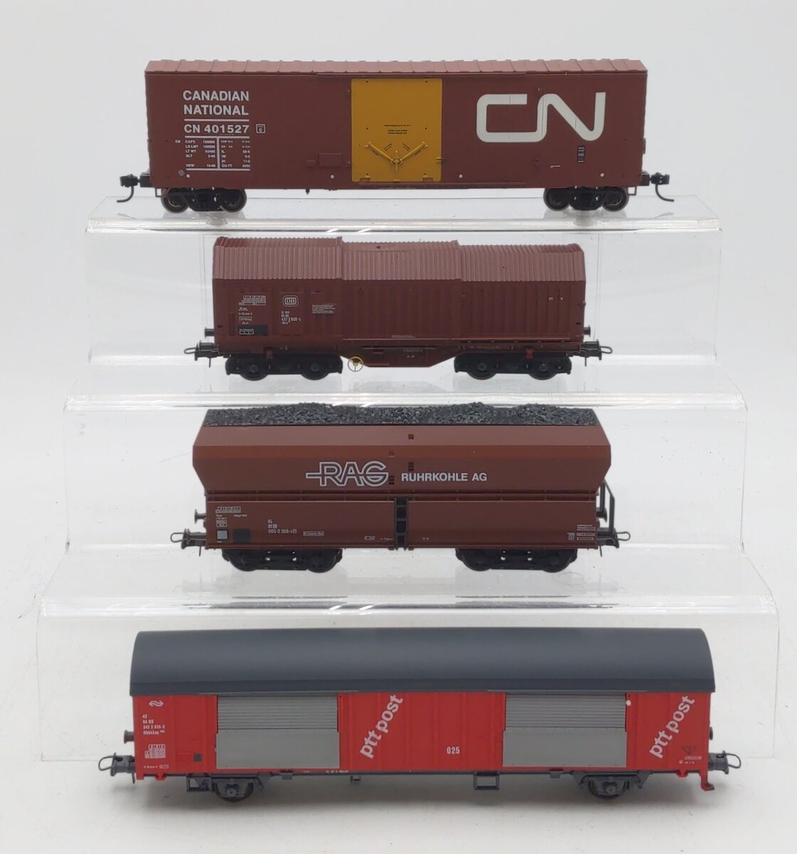 Roco & Other HO Scale Assorted Freight Cars: 46244, 46273, 4393A, 300200 [4] EX