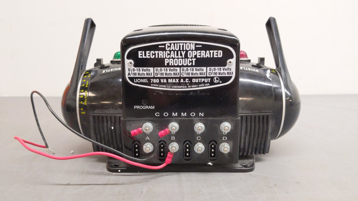Lionel 6-32930 ZW Multi-Watt Transformer with Two 180 Watt Transformers EX/Box