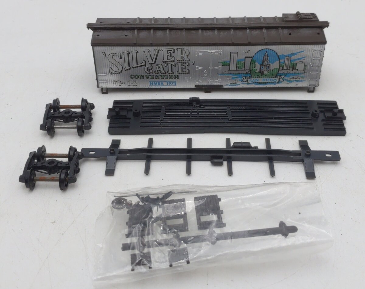 Train Miniature 1974 HO Silver Gate Convention Box Car Kit EX