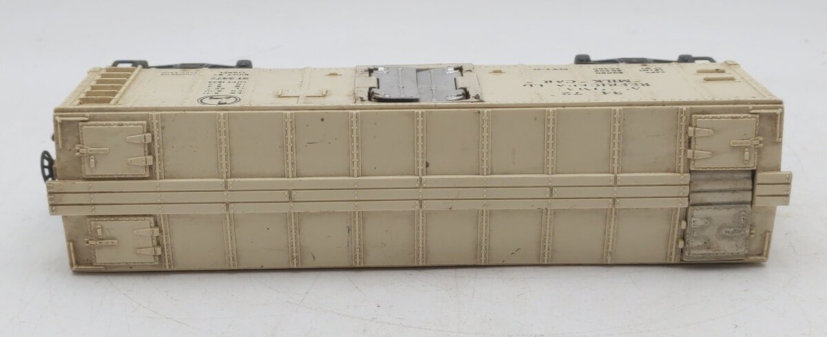 Lionel 3472 Vintage O Operating Milk Car with Platform VG/Box