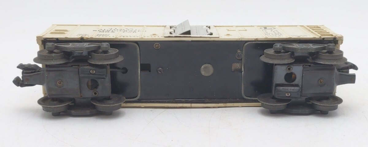 Lionel 3472 Vintage O Operating Milk Car with Platform VG/Box